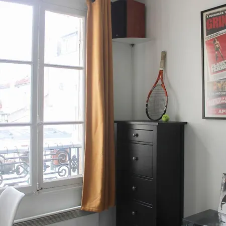 Apartamento Charming Studio In The 8eme Paris